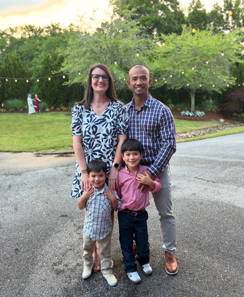 Laura, Rayza and their kids.